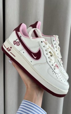 Air Force 1 Low Valentine's Day Beyaz